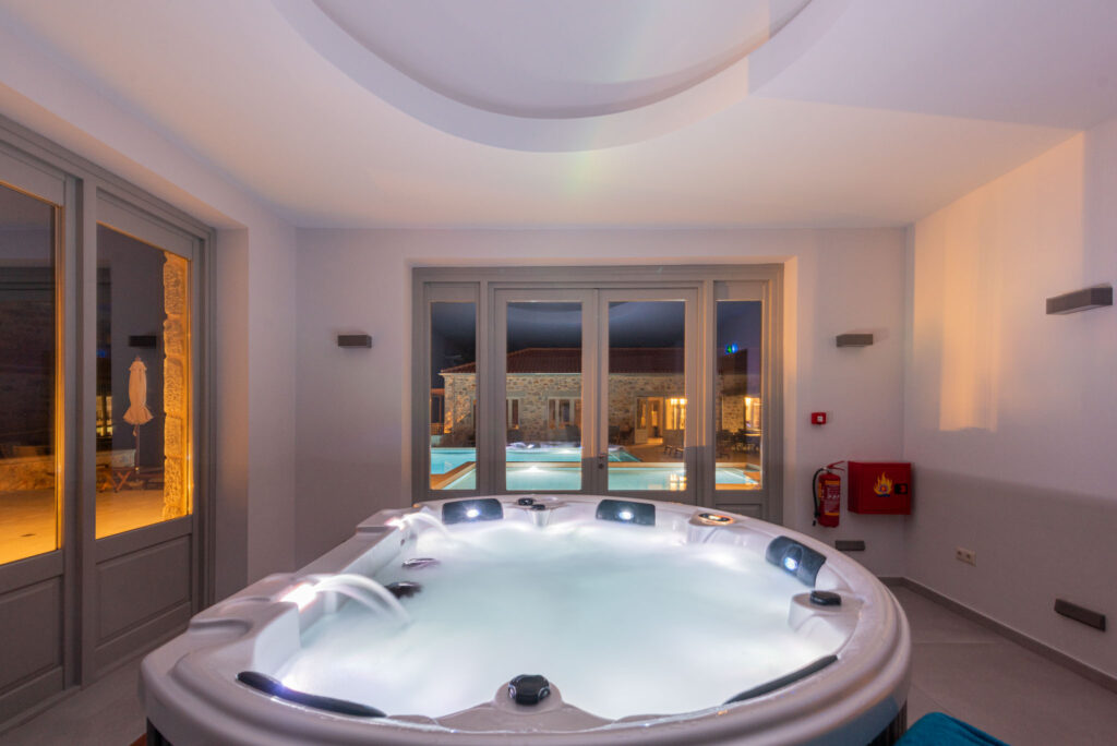 Sampatiki suites spa