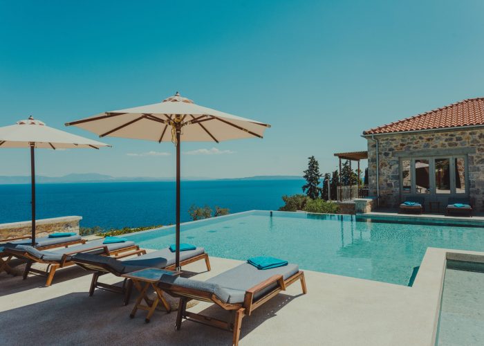 sampatiki suites hotel leonidio